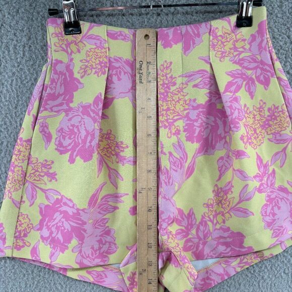 White Fox Yellow Pink Floral High Waist Pleated Shorts XS NWOT - Picture 4 of 9